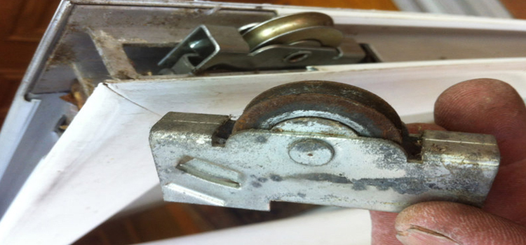 screen door roller repair in El Segundo